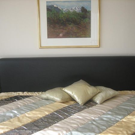 Guesthouse Bina Рейкявик Екстериор снимка