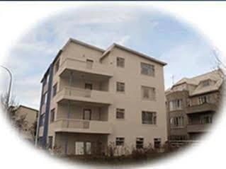 Guesthouse Bina Рейкявик Екстериор снимка