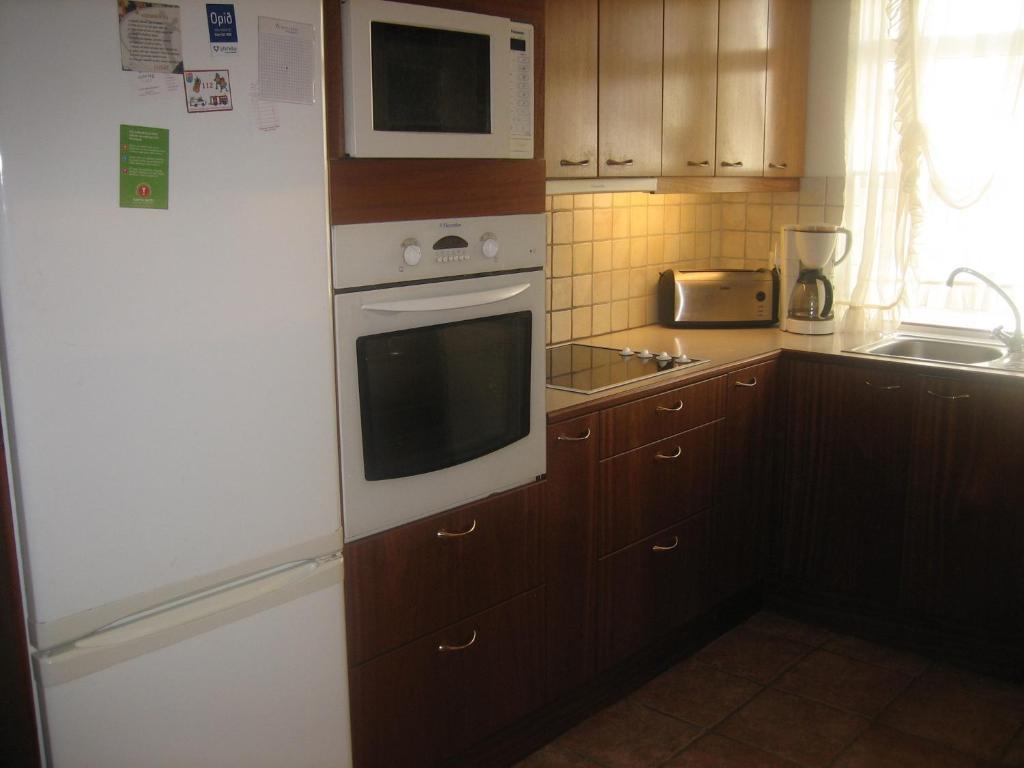 Guesthouse Bina Рейкявик Екстериор снимка