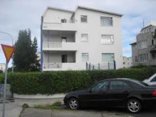 Guesthouse Bina Рейкявик Екстериор снимка